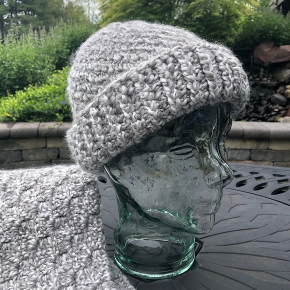 Handmade Hat and Scarf Set by BLD - Picture 3 of 4